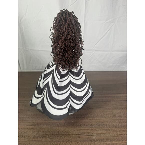Barbie Signature Black & White Collection Doll Zebra Stripe Gown, Curly hair - Picture 3 of 4